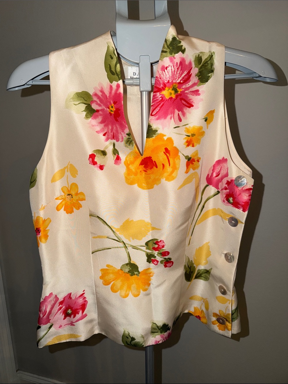 Davi Warren VTG 90’s Cream Floral Silk V-Neck Sleeveless Blouse
